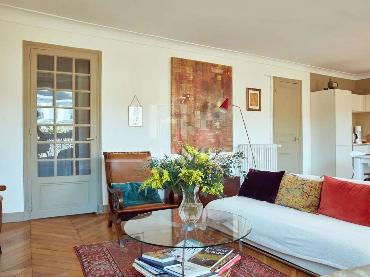Apartment Paris 10e