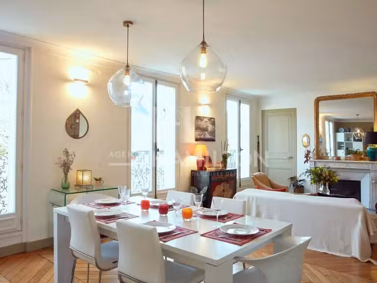 Apartment Paris 10e - 3 bedrooms - 97m²