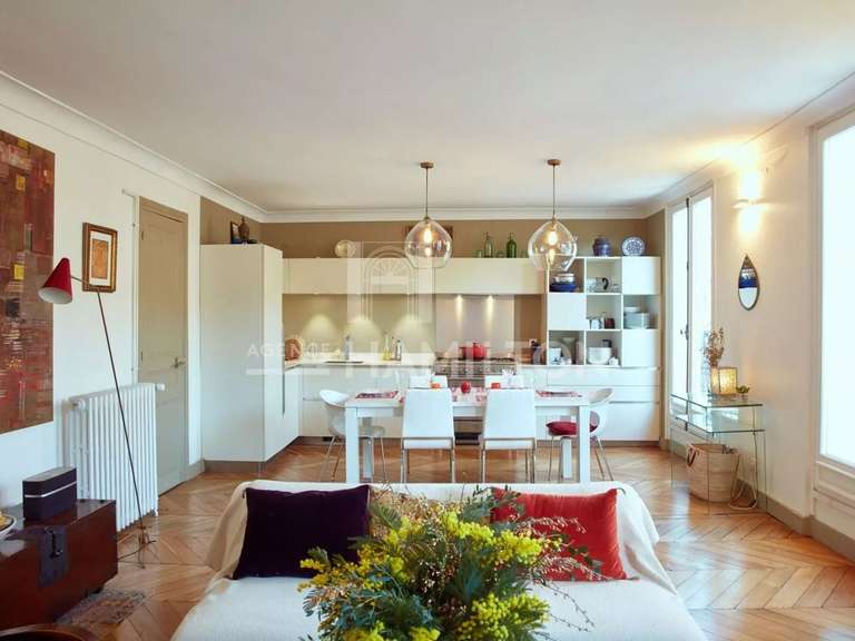 Apartment Paris 10e - 3 bedrooms - 97m²