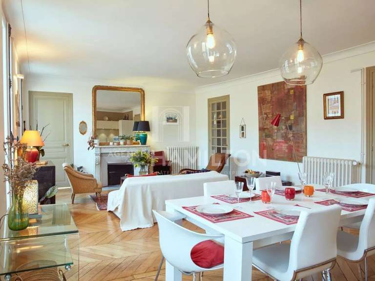 Apartment Paris 10e - 3 bedrooms - 97m²