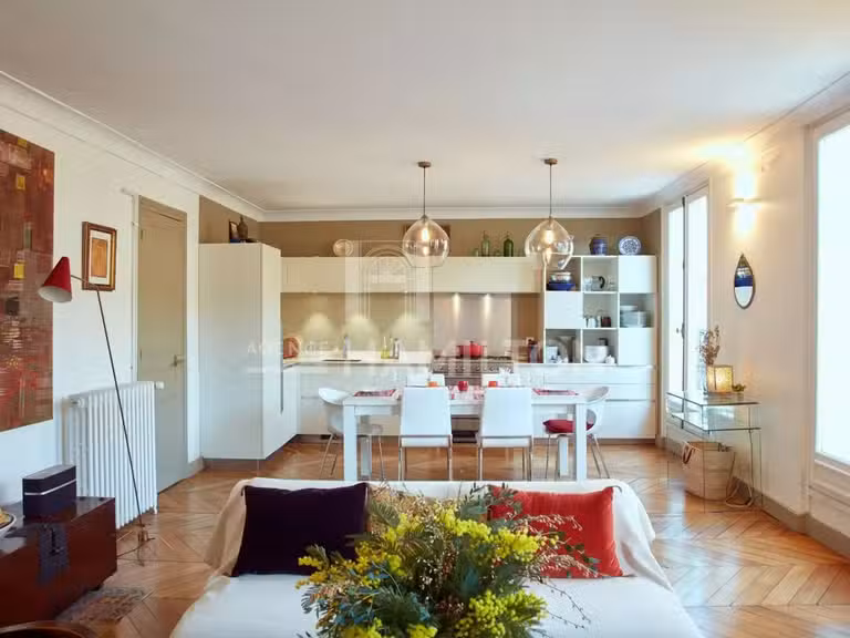 Appartement Paris 10e - 3 chambres - 97m²