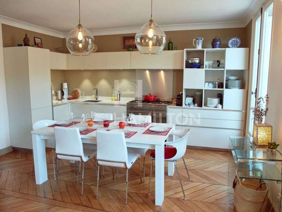 Apartment Paris 10e