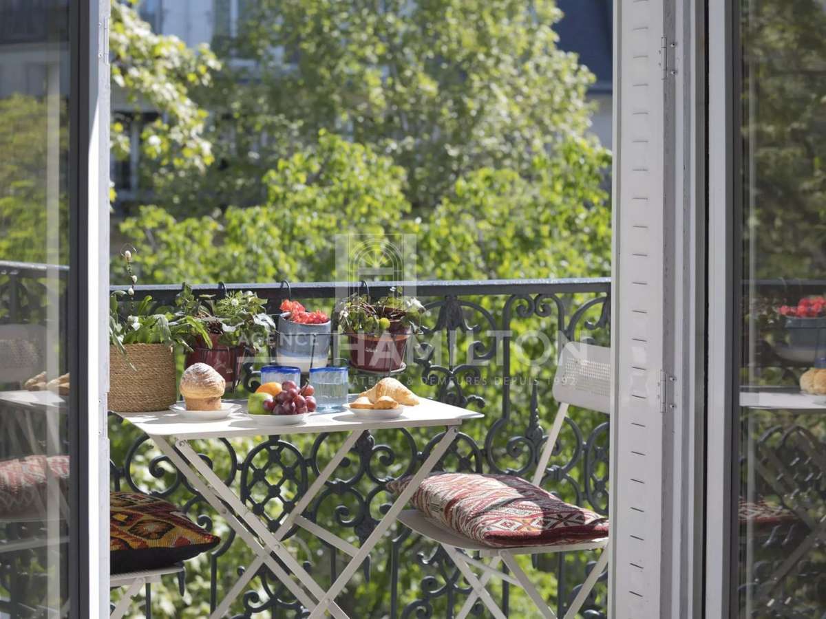 Apartment Paris 10e