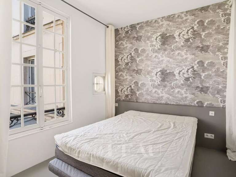 Appartement Paris 10e - 2 chambres - 65m²