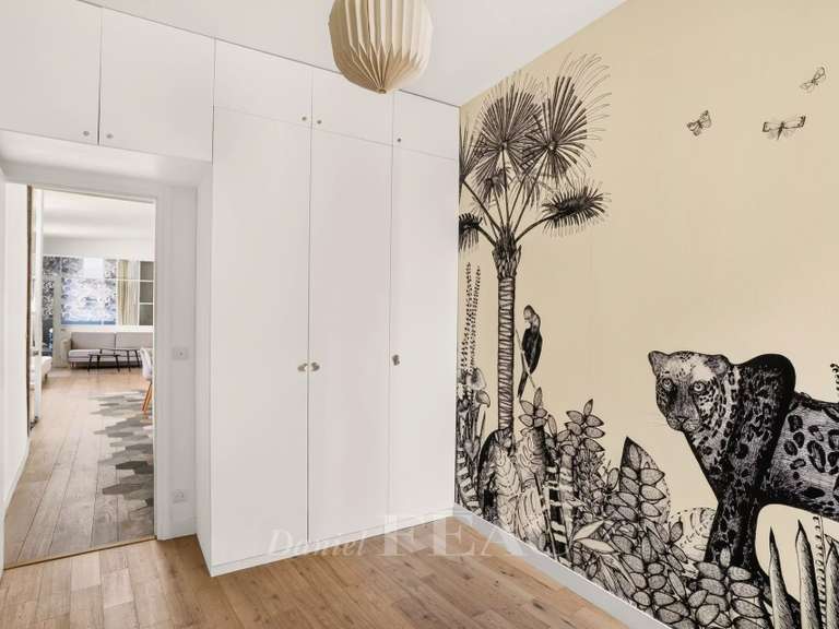 Appartement Paris 10e - 2 chambres - 65m²