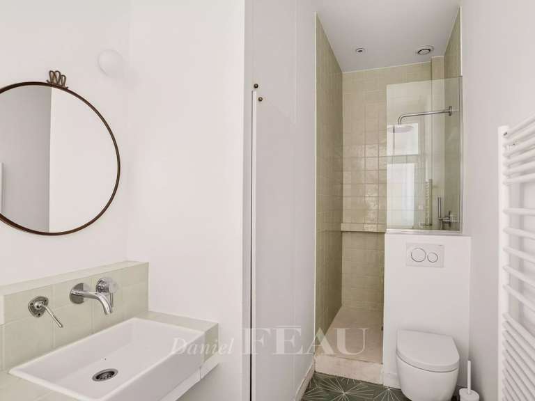 Appartement Paris 10e - 2 chambres - 65m²