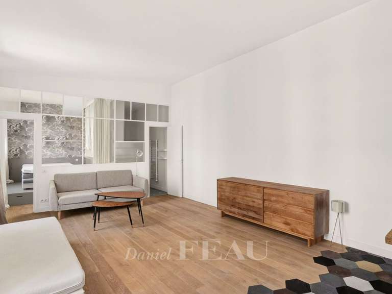 Appartement Paris 10e - 2 chambres - 65m²