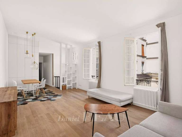 Appartement Paris 10e - 2 chambres - 65m²