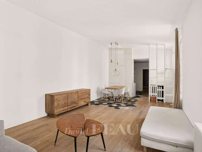 Appartement Paris 10e - 2 chambres - 65m²
