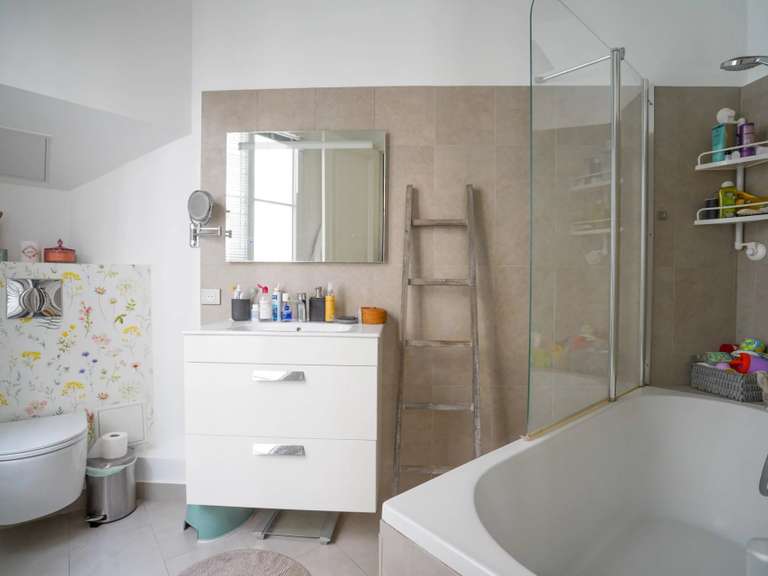 Appartement Paris 10e - 3 chambres - 94m²
