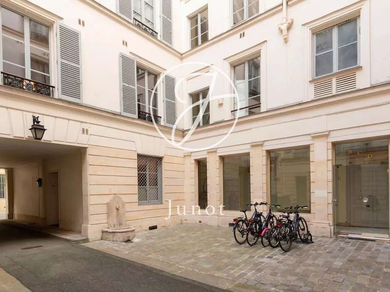 Appartement Paris 10e - 3 chambres - 125m²