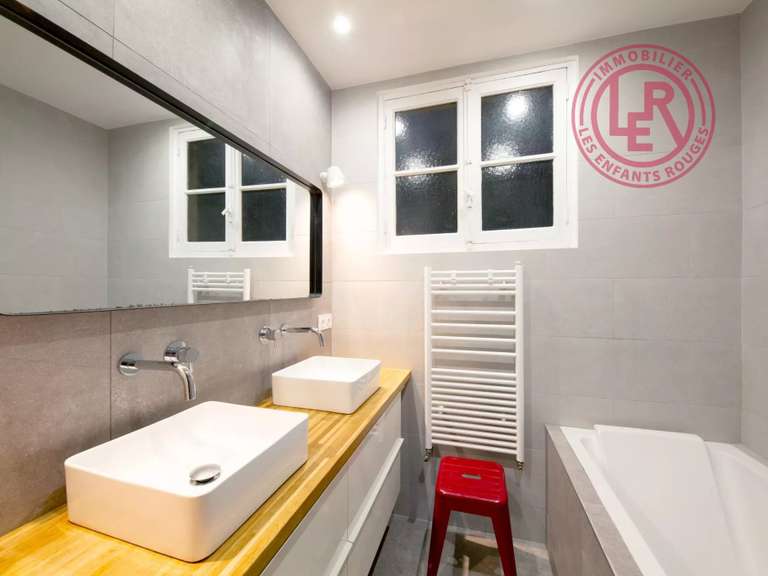 Appartement Paris 10e - 3 chambres - 121m²