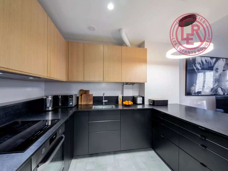 Appartement Paris 10e - 3 chambres - 121m²