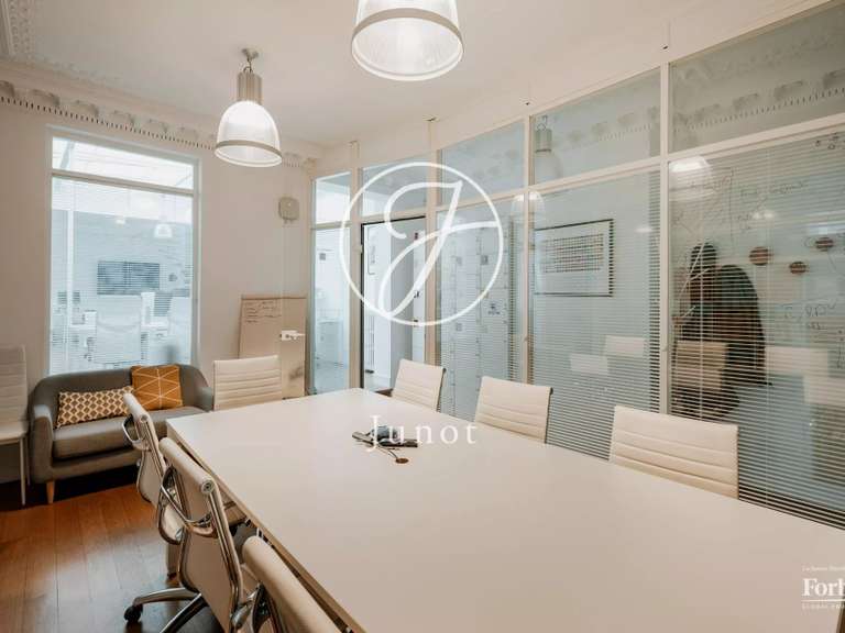 Appartement Paris 10e - 197m²