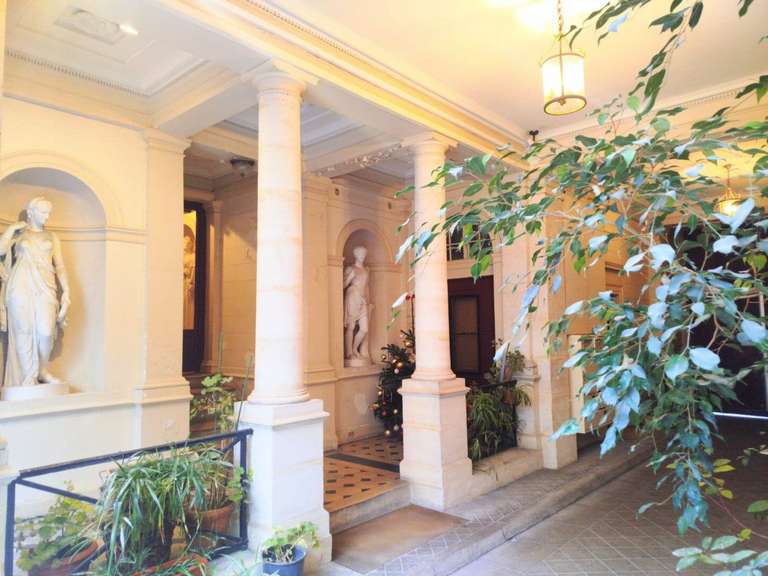Appartement Paris 10e - 4 chambres - 345m²