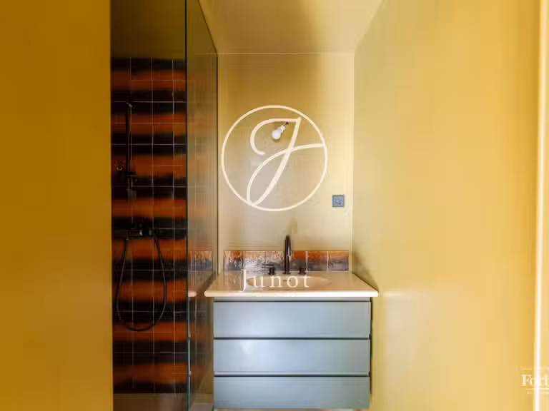 Appartement Paris 10e - 3 chambres - 118m²