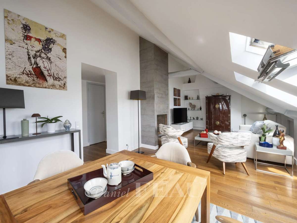 Apartment Paris 10e