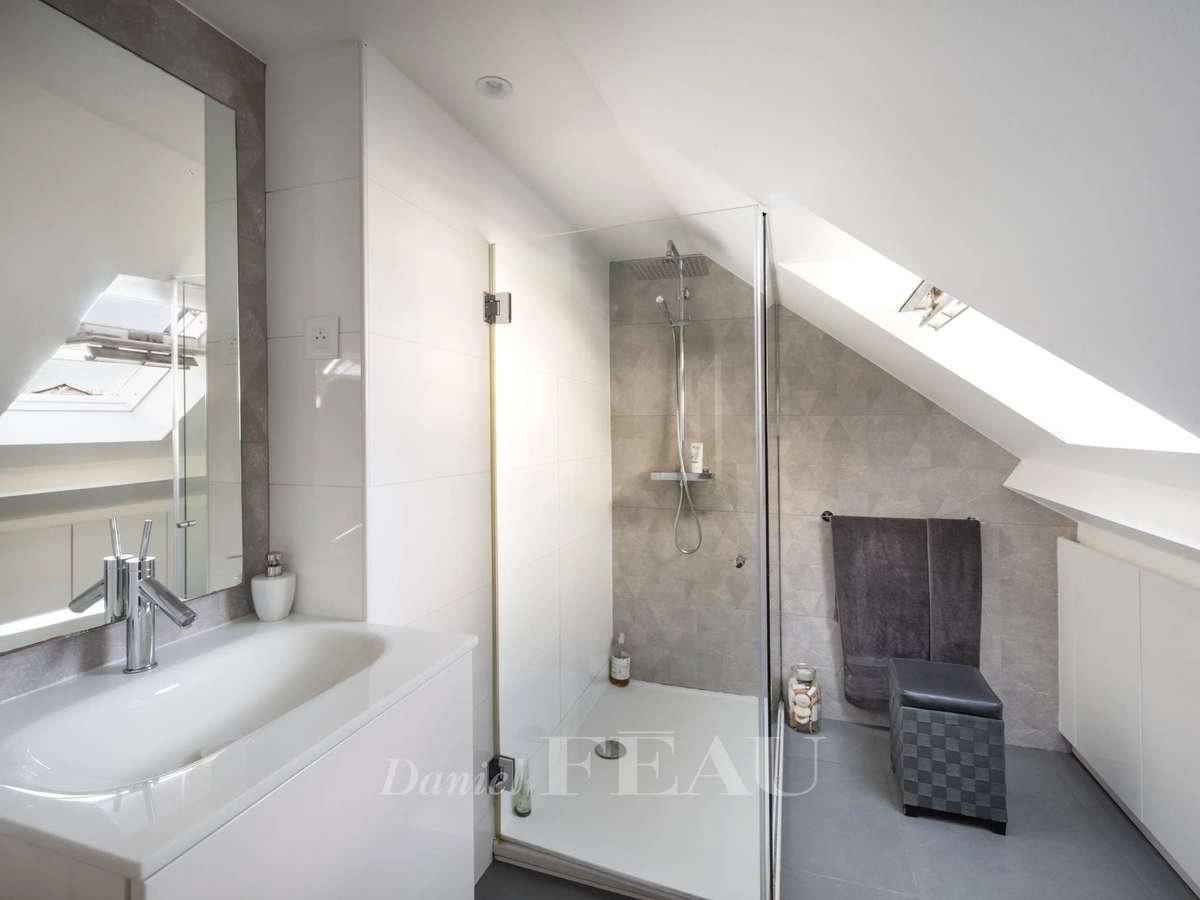 Apartment Paris 10e