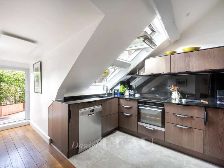 Appartement Paris 10e - 2 chambres - 114m²