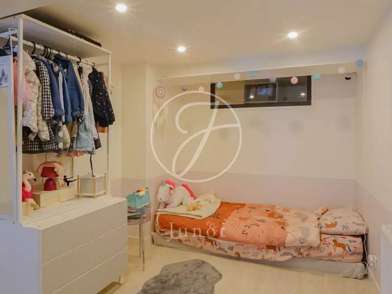 Apartment Paris 11e - 4 bedrooms - 118m²