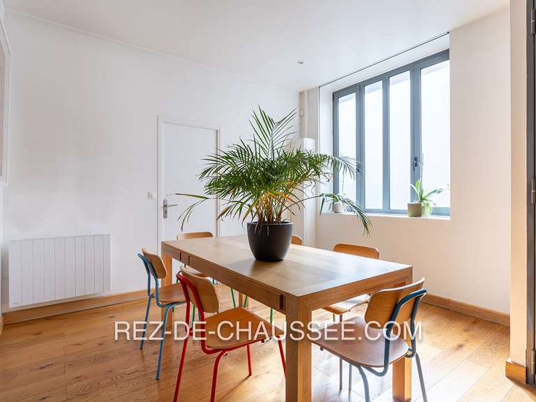 Appartement Paris 11e - 2 chambres - 112m²