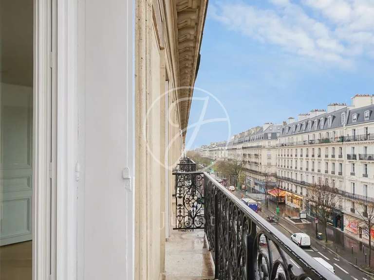 Appartement Paris 11e - 4 chambres - 123m²
