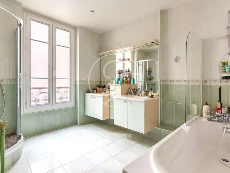 Appartement Paris 11e - 2 chambres - 119m²