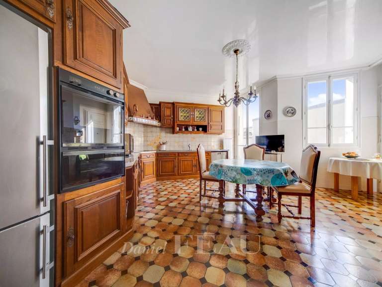 Appartement Paris 11e - 4 chambres - 242m²