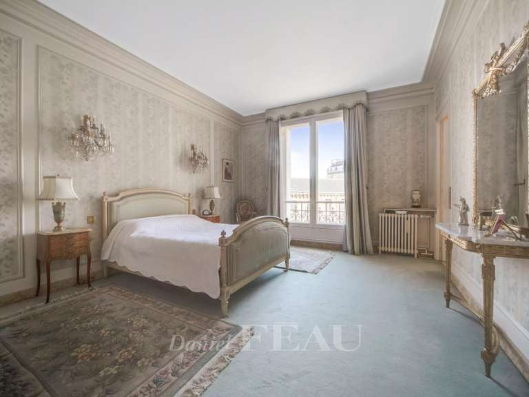 Appartement Paris 11e - 4 chambres - 242m²