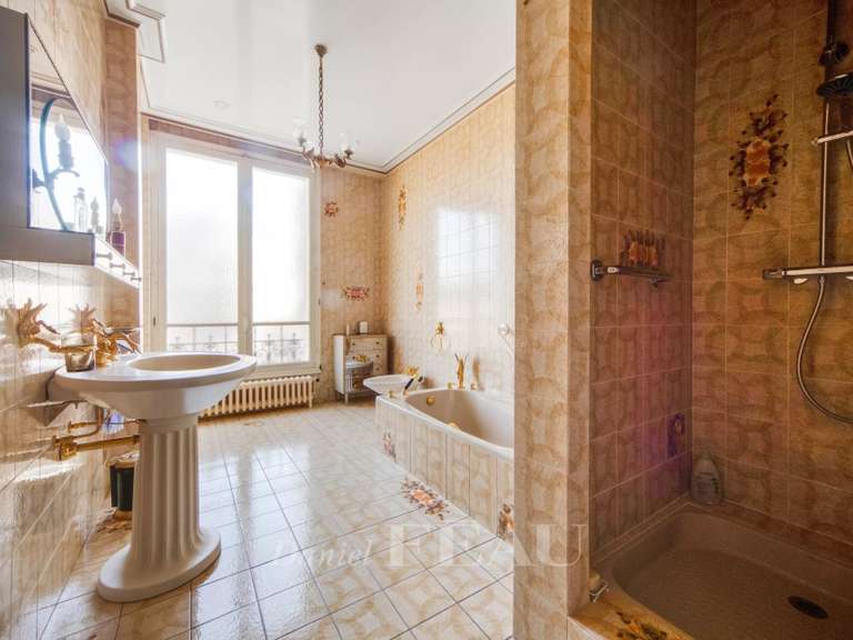 Appartement Paris 11e - 4 chambres - 242m²