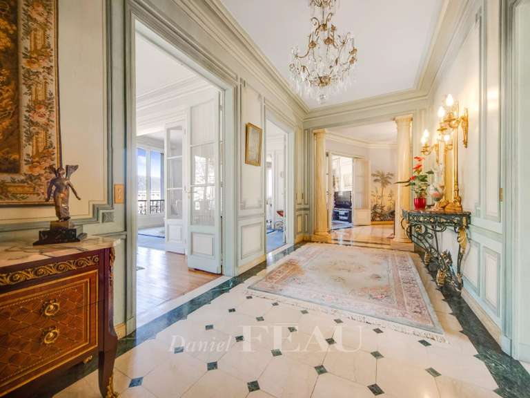 Appartement Paris 11e - 4 chambres - 242m²