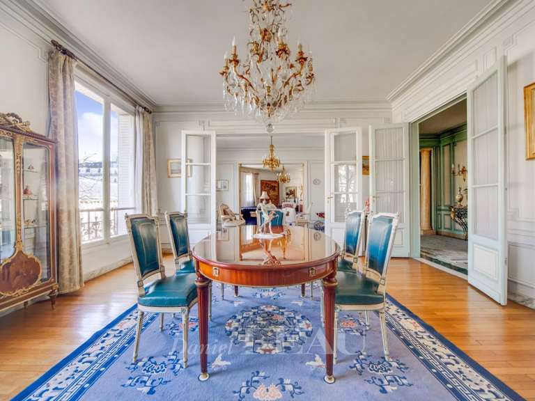 Appartement Paris 11e - 4 chambres - 242m²