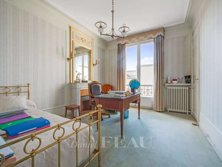 Appartement Paris 11e - 4 chambres - 242m²