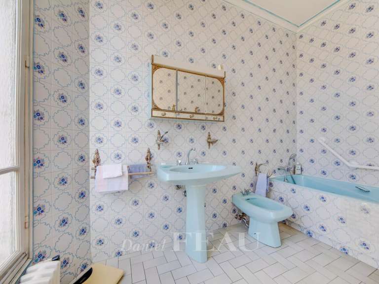 Appartement Paris 11e - 4 chambres - 242m²