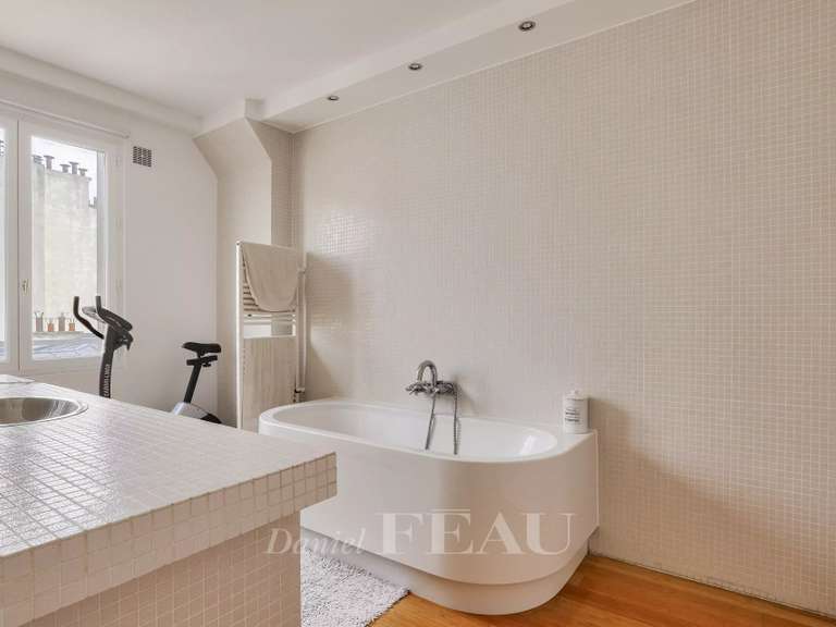Appartement Paris 11e - 2 chambres - 132m²