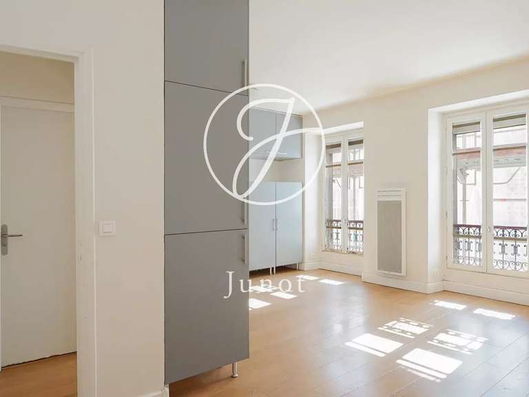 Appartement Paris 11e - 4 chambres - 103m²
