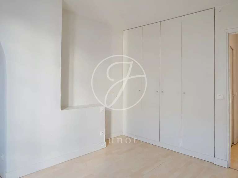 Appartement Paris 11e - 4 chambres - 103m²