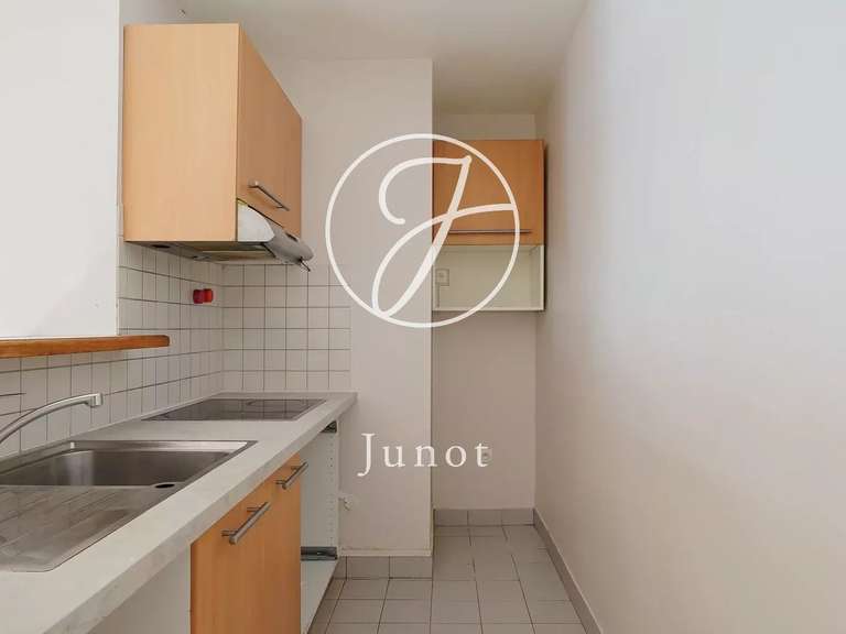 Appartement Paris 11e - 4 chambres - 103m²