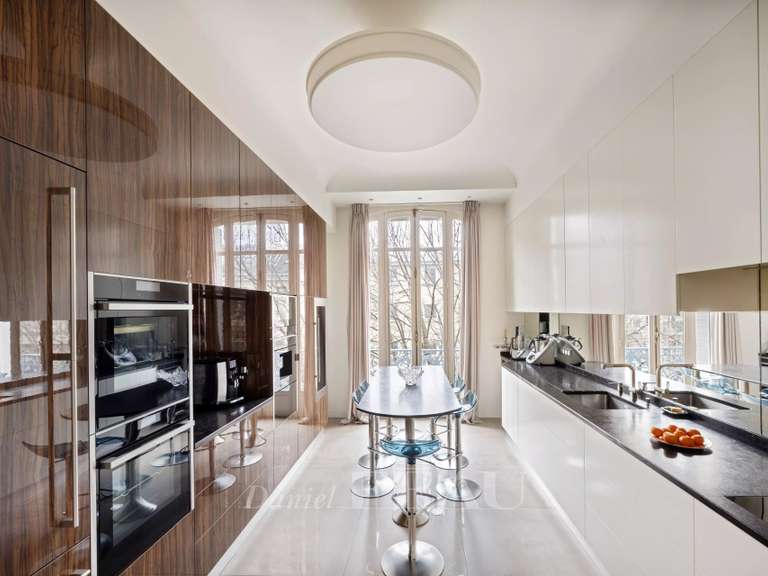 Appartement Paris 11e - 4 chambres - 227m²