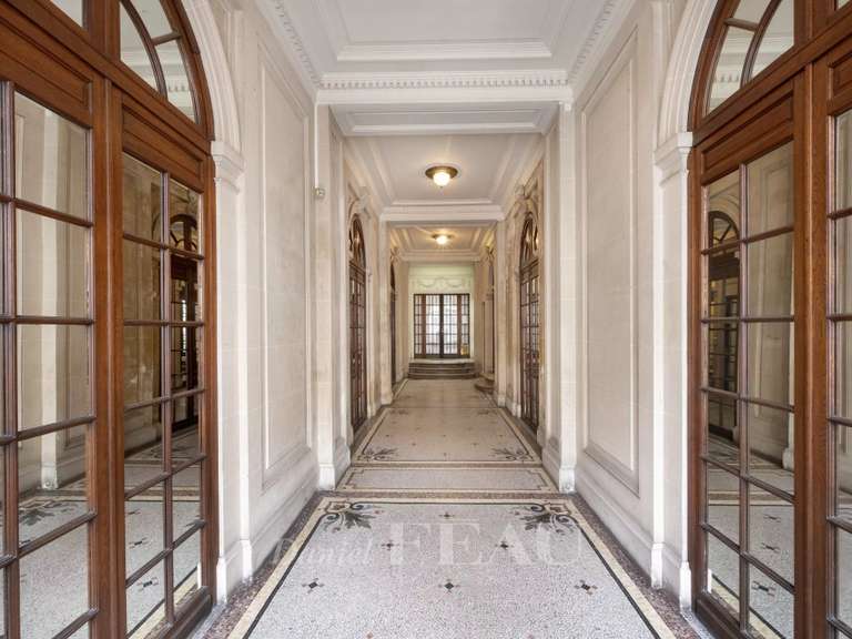 Appartement Paris 11e - 4 chambres - 227m²