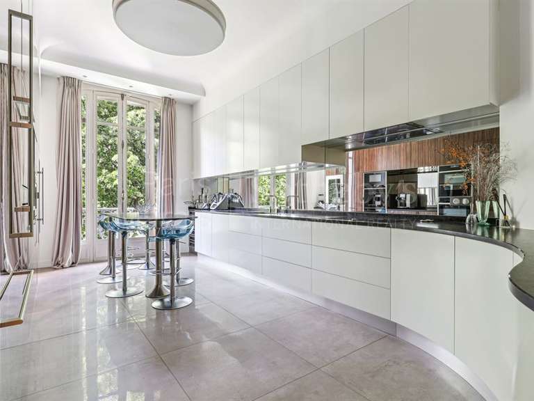 Appartement Paris 11e - 4 chambres - 229m²