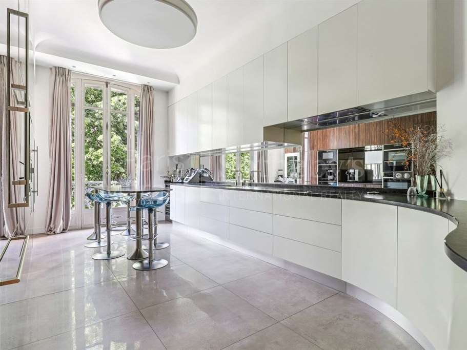 Apartment Paris 11e