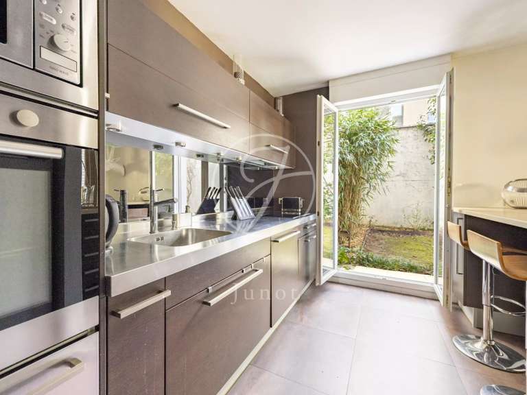 Appartement Paris 11e - 2 chambres - 166m²