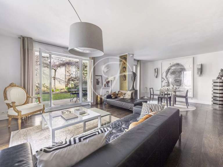 Appartement Paris 11e - 2 chambres - 166m²