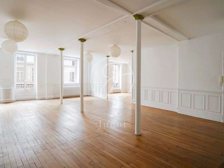 Appartement Paris 11e - 2 chambres - 152m²