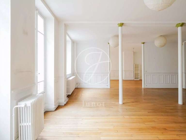 Appartement Paris 11e - 2 chambres - 152m²