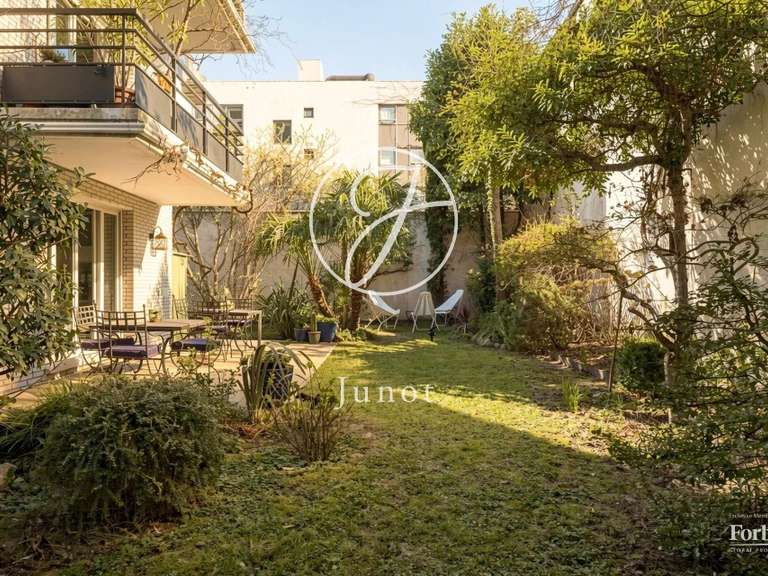 Appartement Paris 11e - 2 chambres - 166m²