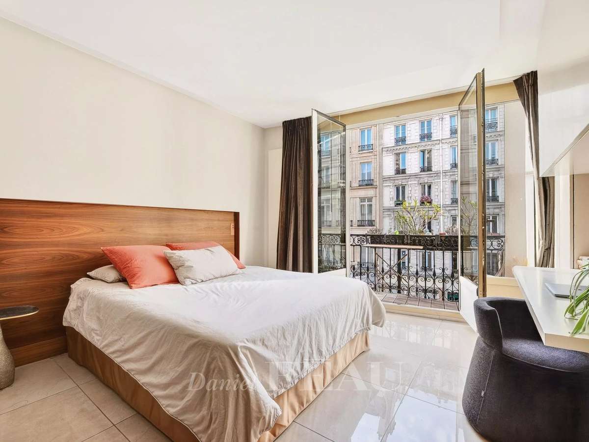 Apartment Paris 11e