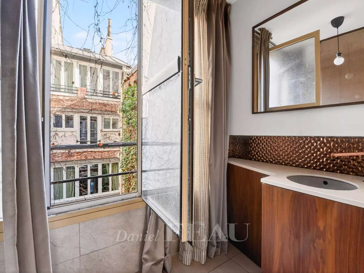 Apartment Paris 11e