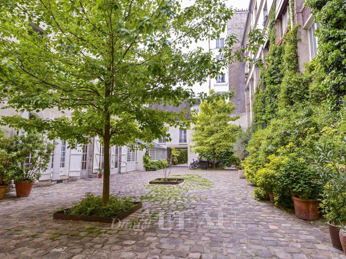 Apartment Paris 11e